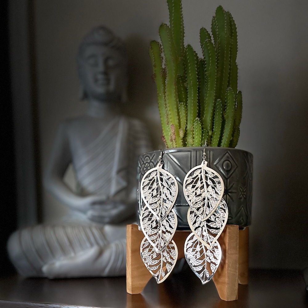 Dangling Leaf Earrings / Fashion Jewelry